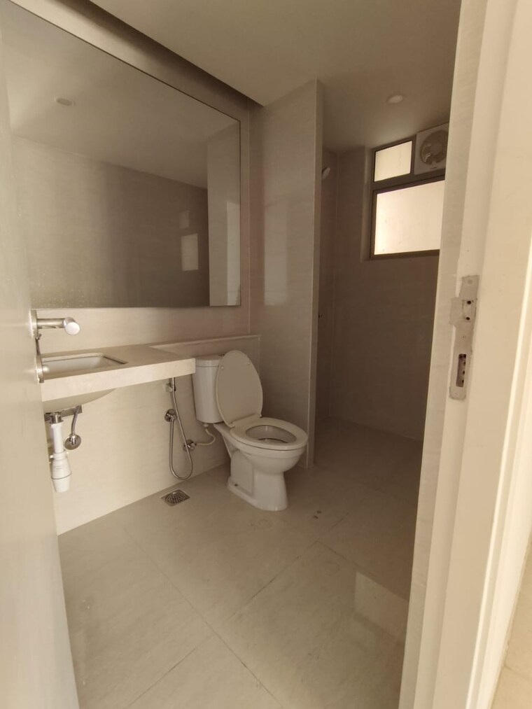 Bathroom, hiranandani-fortune-city 3 Bedroom 1406 Sq.Ft. Apartment In New Panvel Navi Mumbai 9705634