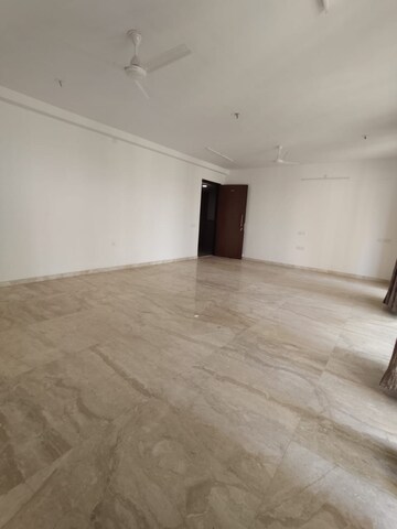 Room in 3 BHK Apartment at Hiranandani Fortune City, New Panvel – for Rent