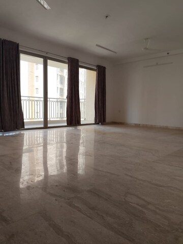 Room in 3 BHK Apartment at Hiranandani Fortune City, New Panvel – for Rent