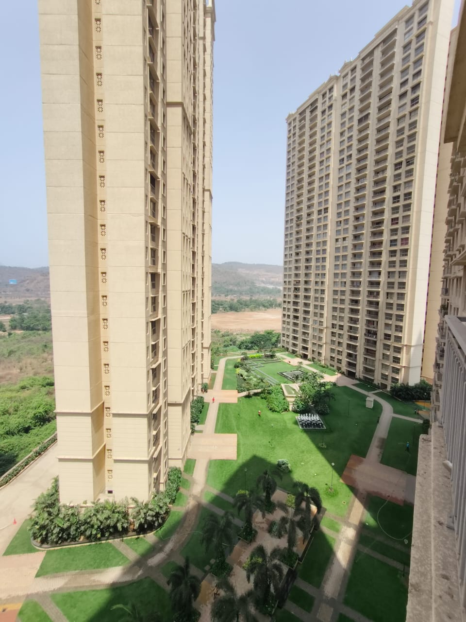 3 BHK Apartment For Rent in Hiranandani Fortune City