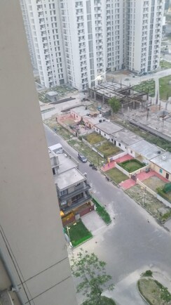 3.5 BHK + Servant Room Apartment For Sale in Jaypee Greens Krescent Homes