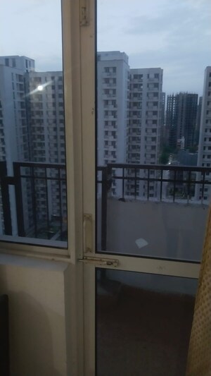 Bathroom in 3.5 BHK Apartment at Jaypee Greens Krescent Homes, Sector 129 – for Sale