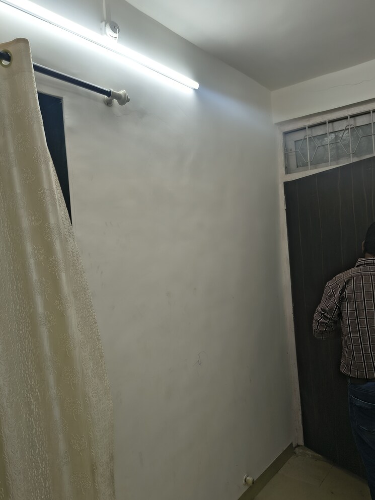 Room, kurla east 1 Bedroom 300 Sq.Ft. Apartment In Kurla East Mumbai 9705649