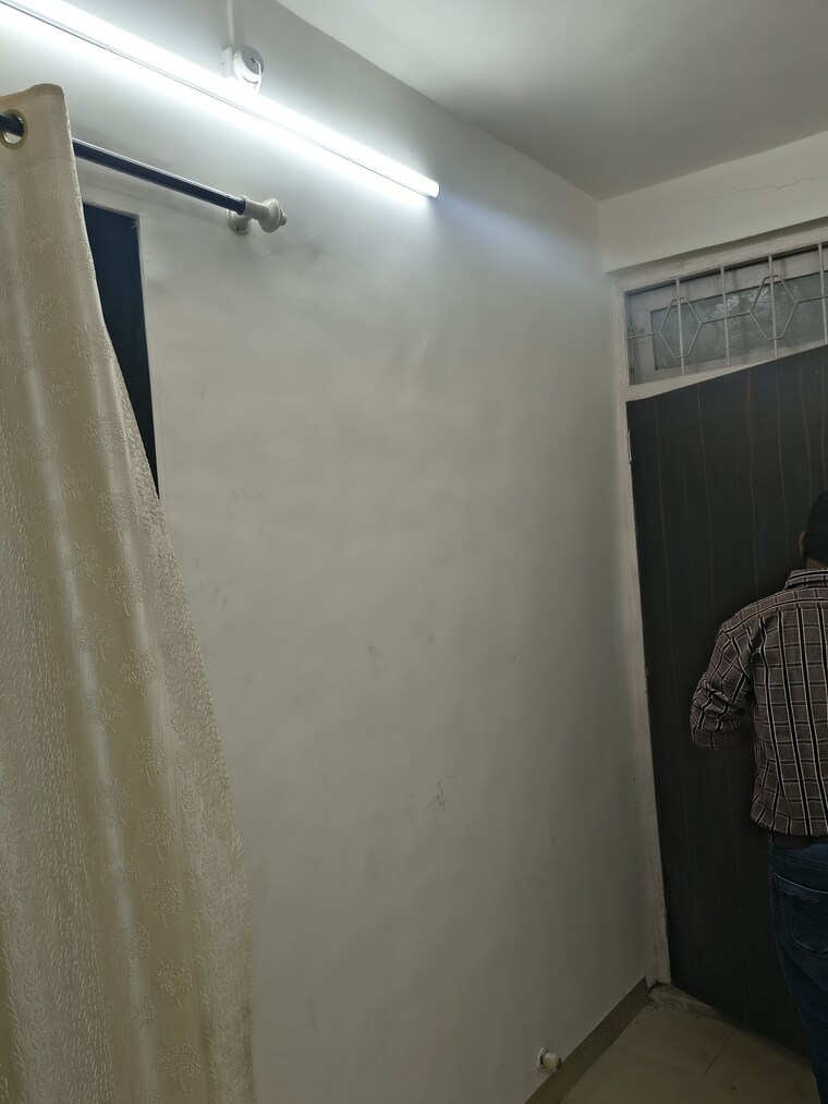 Room, kurla east 1 Bedroom 300 Sq.Ft. Apartment In Kurla East Mumbai 9705649