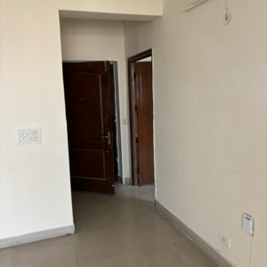 Room in 3.5 BHK Apartment at Gardenia Grace, Sector 61 – for Sale