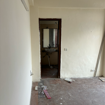 Room in 3.5 BHK Apartment at Gardenia Grace, Sector 61 – for Sale