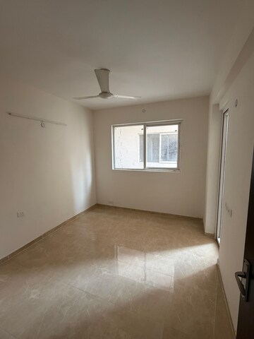 Room in 3 BHK Apartment at Signature Global Park 4 and 5, Sohna Sector 36 – for Rent