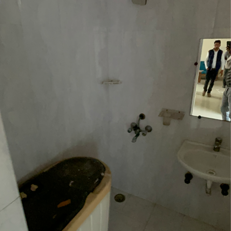 Team Area, shatabdi-rail-vihar 2.5 Bedroom 1200 Sq.Ft. Apartment In Wazidpur Noida 9705672