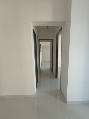 Room in 2 BHK Apartment at Raunak Residency Thane, Pokhran Road No One – for Rent