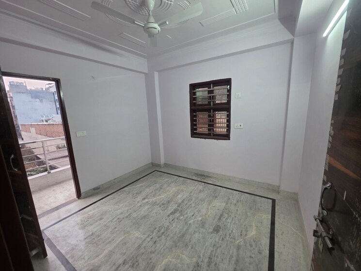 Room, pochanpur colony 2 Bedroom 600 Sq.Ft. Builder Floor In Pochanpur Colony Delhi 9705673