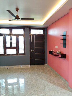 Room in 2 BHK Builder Floor at Arjunganj – for Rent