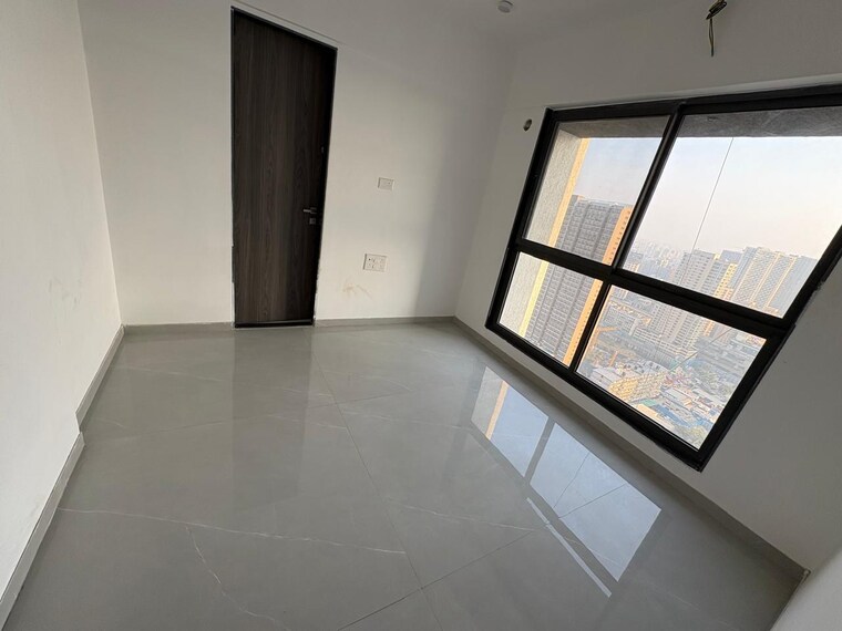 Room, dn nagar 2 Bedroom 660 Sq.Ft. Apartment In Dn Nagar Mumbai 9705686