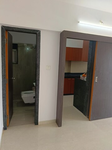 Room in 1 BHK Apartment at Kukreja Estate, Chembur – for Rent