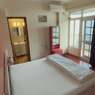 Room in 3.5 BHK Apartment at Gardenia Grace, Sector 61 – for Rent