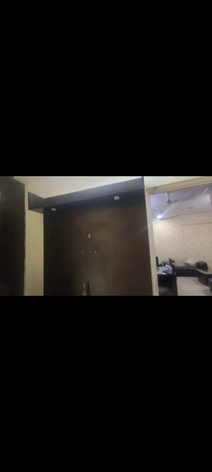 Room in 3 BHK Apartment at Gaur City 2 - 12th Avenue, Sector 16c Greater Noida – for Rent