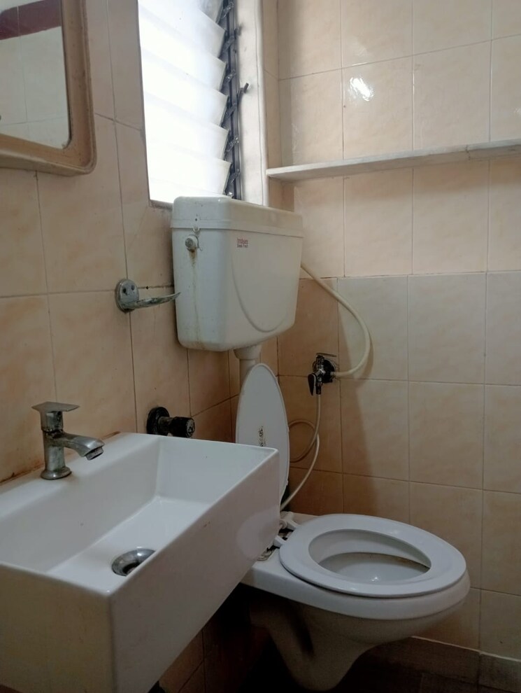 Bathroom, dheeraj-ganga 2 Bedroom 1050 Sq.Ft. Apartment In Malad West Mumbai 9705722