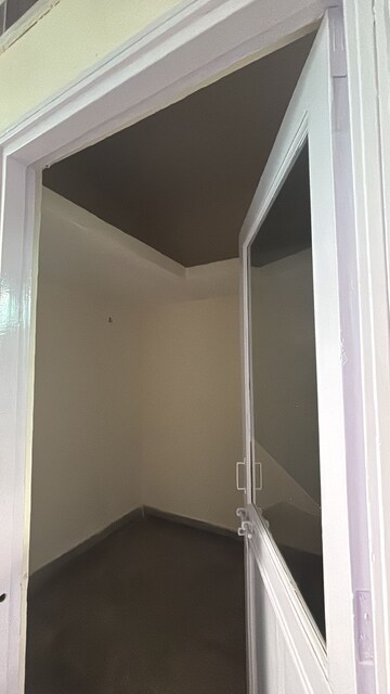 Furnished Amenities in 4 BHK Builder Floor at Safdarjung Enclave – for Rent