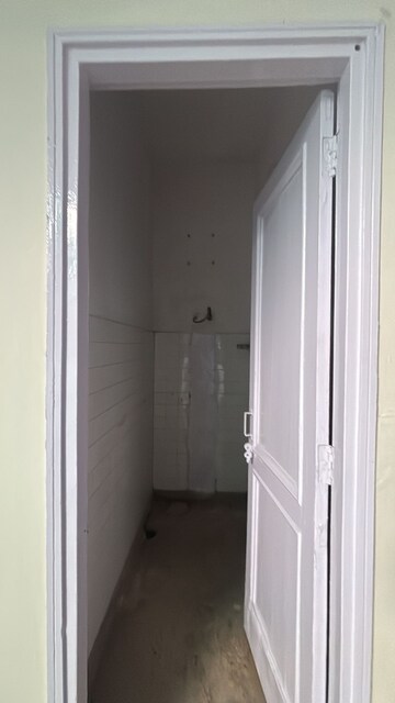 Building Lobby in 4 BHK Builder Floor at Safdarjung Enclave – for Rent