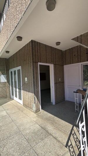 4 BHK Builder Floor – Exterior View View at Safdarjung Enclave - for Rent