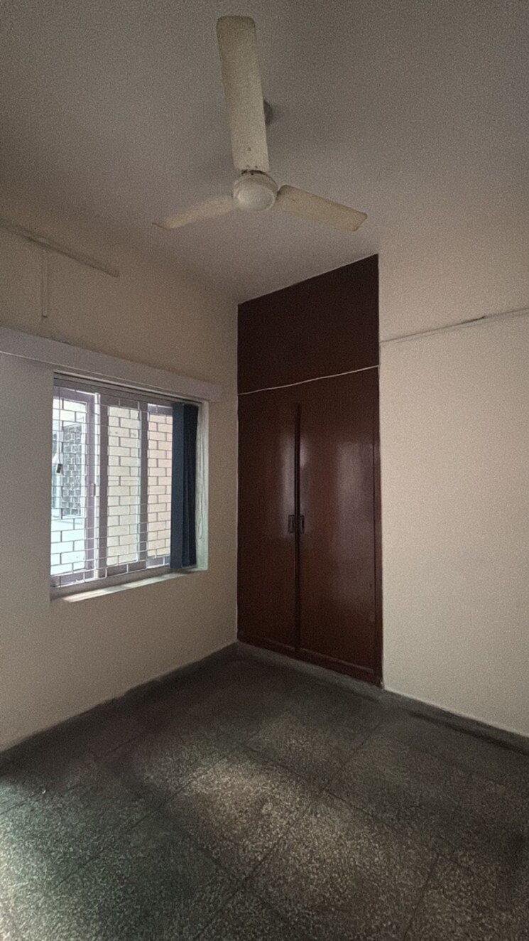 Room, safdarjung enclave 4 Bedroom 250 Sq.Yd. Builder Floor In Safdarjung Enclave Delhi 9705718
