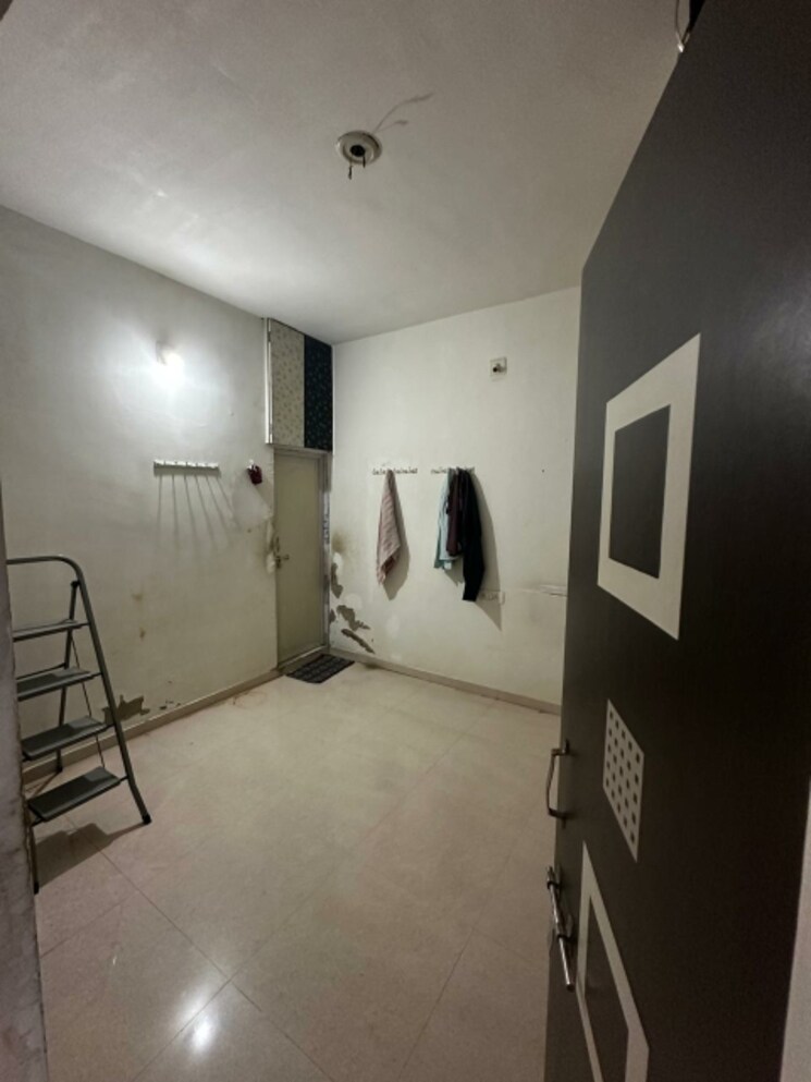 Room, chanakyapuri 2 Bedroom 1000 Sq.Ft. Builder Floor In Chanakyapuri Ahmedabad 9705733