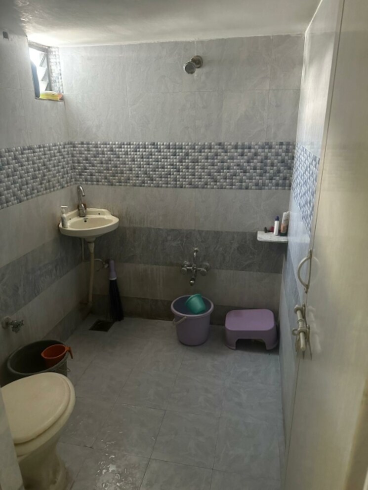 Bathroom, chanakyapuri 2 Bedroom 1000 Sq.Ft. Builder Floor In Chanakyapuri Ahmedabad 9705733