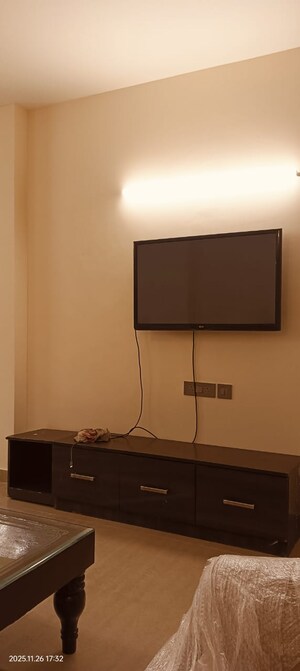 Furnished Amenities in 3 BHK Builder Floor at Ardee City, Sector 52 – for Rent