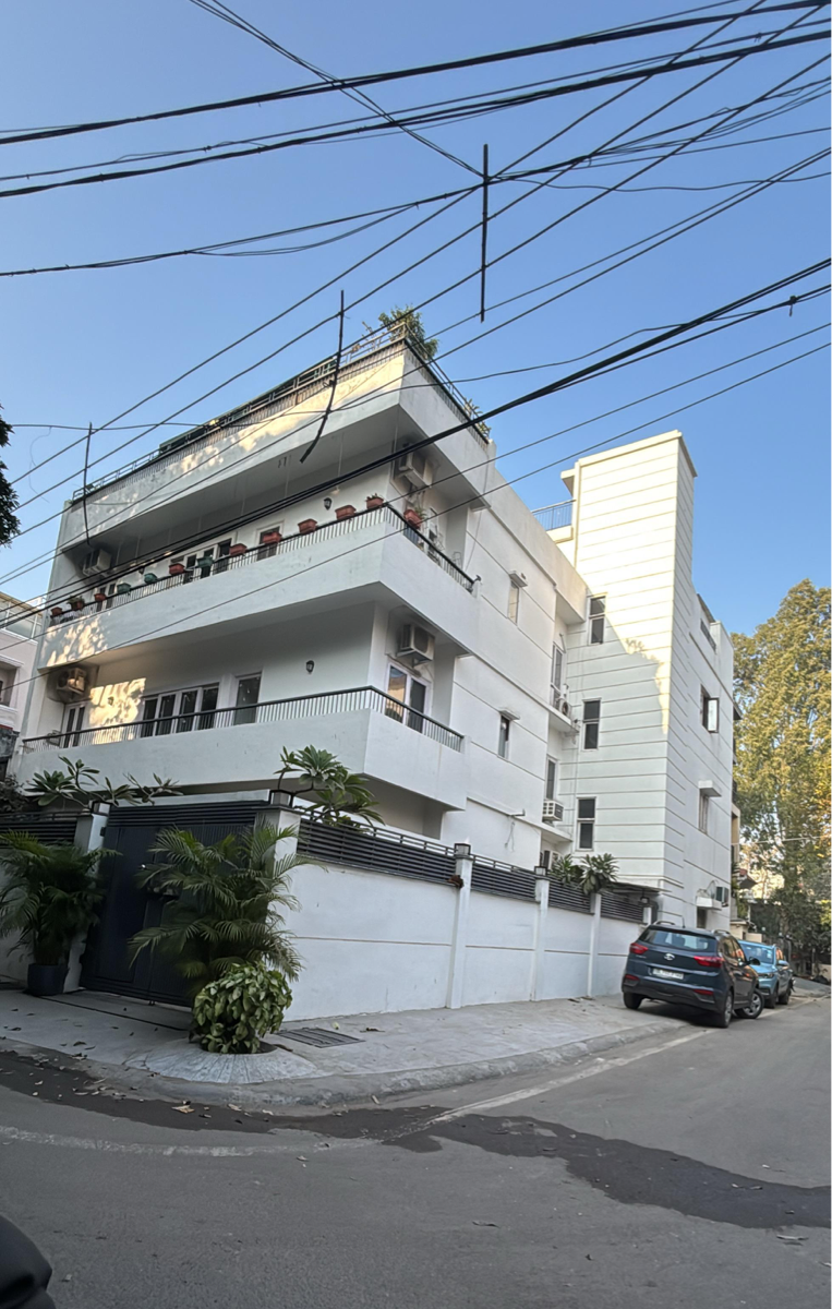 3 BHK + Pooja Room,Servant Room,Study Room,Extra Room Builder Floor For Rent in Anand Niketan