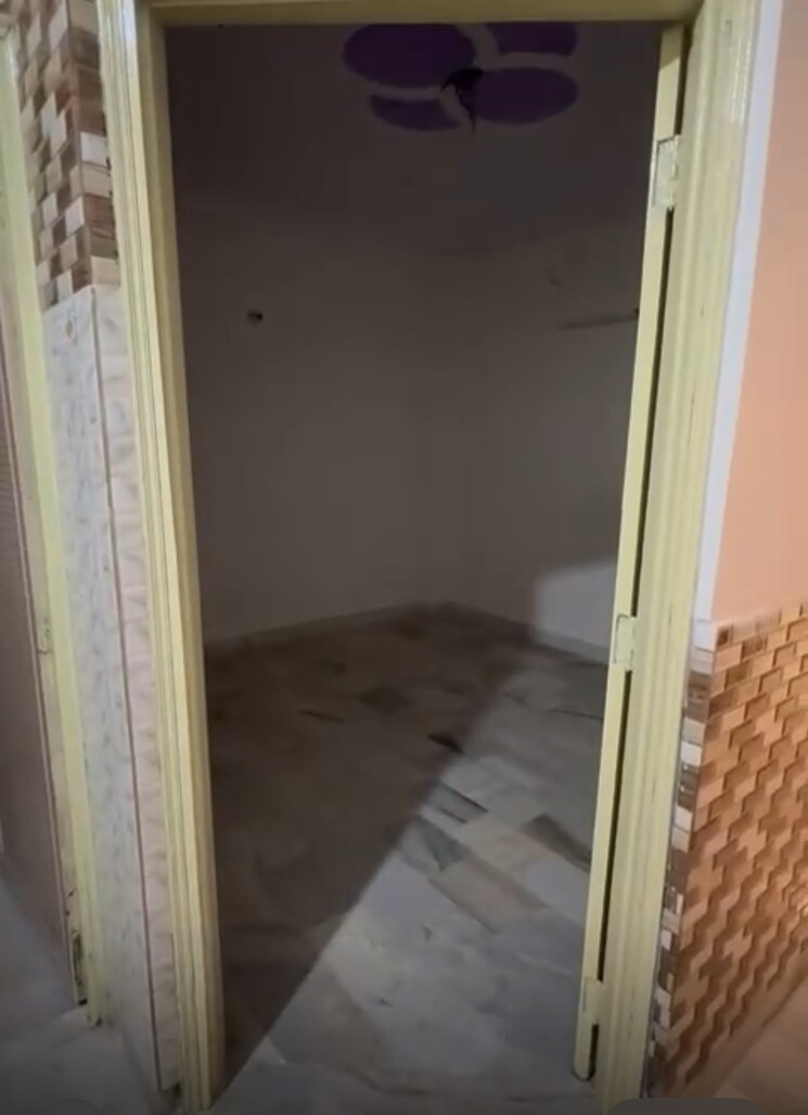 Other, zakir nagar 3 Bedroom 750 Sq.Ft. Builder Floor In Zakir Nagar Delhi 9705756