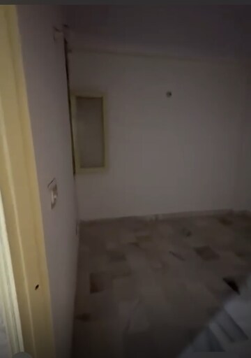 Room in 3 BHK Builder Floor at Zakir Nagar – for Sale