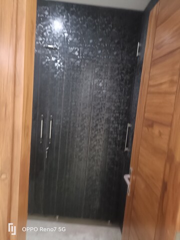 Furnished Amenities in 4 BHK Independent House at Sector 5 Wave City – for Sale