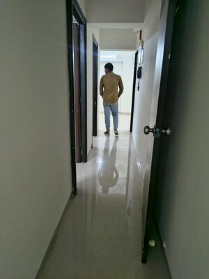 Furnished Amenities in 2 BHK Apartment at Bhoomi Midas, Kurla – for Rent