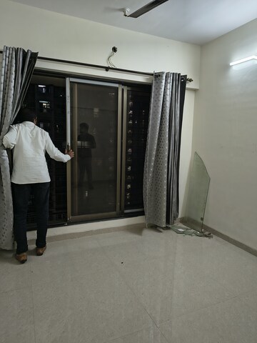 Furnished Amenities in 2 BHK Apartment at Bhoomi Midas, Kurla – for Rent