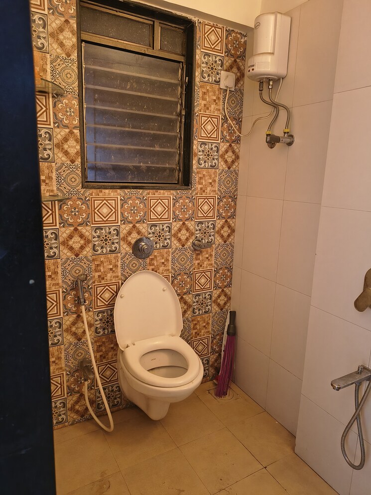 Bathroom, bhoomi-midas 2 Bedroom 704 Sq.Ft. Apartment In Kurla Mumbai 9705766