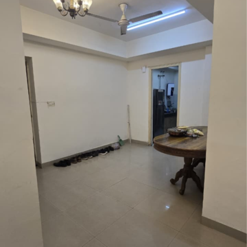 Room in 3 BHK Apartment at Paras Tierea, Sector 137 – for Rent