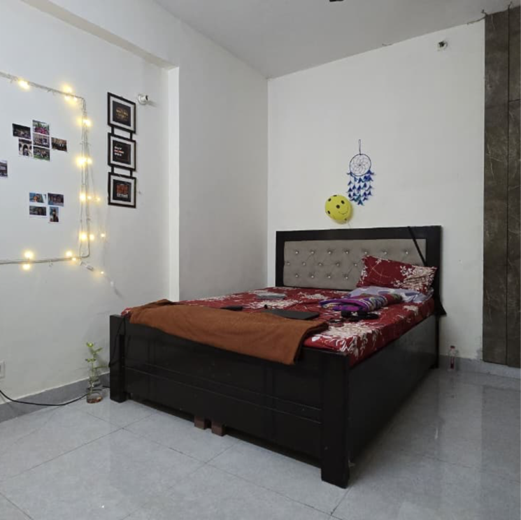 Bedroom, paras-tierea 3 Bedroom 1592 Sq.Ft. Apartment In Sector 137 Noida 9705769