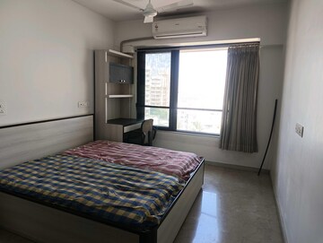 Bedroom in 2 BHK Apartment at Andheri West – for Rent