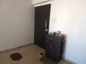 Furnished Amenities in 2 BHK Apartment at Andheri West – for Rent