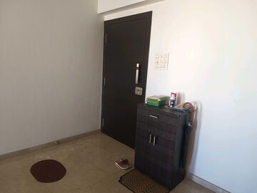 Furnished Amenities in 2 BHK Apartment at Andheri West – for Rent