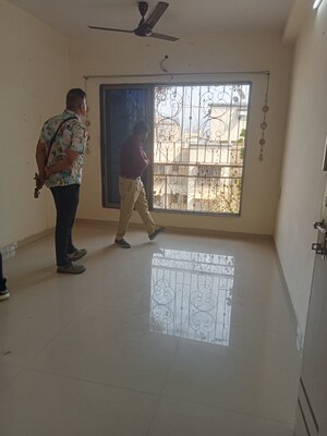 Room in 1 BHK Apartment at Aurigae Residency, Kandivali East – for Rent