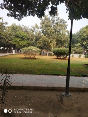 Plot Area in 4 BHK Builder Floor at Unitech Arcadia, South City 2 – for Sale