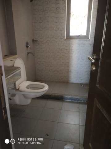 Bathroom in 4 BHK Builder Floor at Unitech Arcadia, South City 2 – for Sale