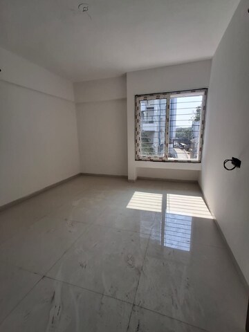 Room in 3 BHK Apartment at Akshay Floria Building A, Vadgaon Budruk – for Sale