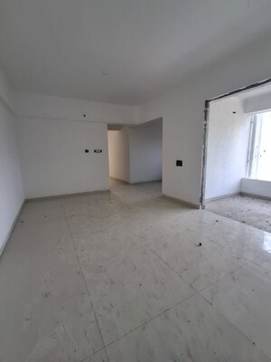 Room in 3 BHK Apartment at Akshay Floria Building A, Vadgaon Budruk – for Sale