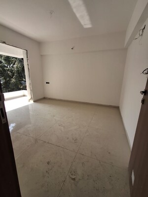 Room in 3 BHK Apartment at Sun City – for Sale