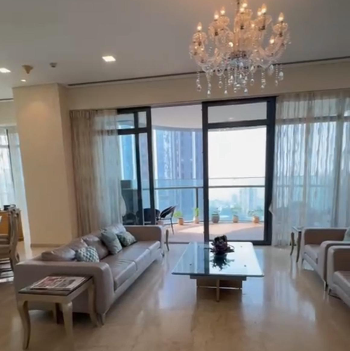 2 BHK + Pooja Room Apartment For Rent in Silver Oak Bandra