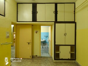 Room in 2 BHK Builder Floor at Begumpet – for Rent