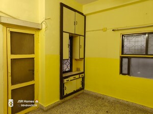 Room in 2 BHK Builder Floor at Begumpet – for Rent