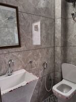 1 Rk  280 Sq.Ft. Builder Floor in Sector 40