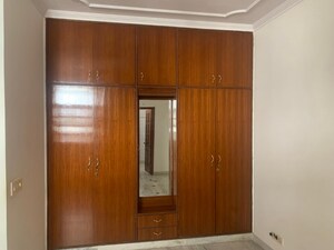 Furnished Amenities in 4 BHK Builder Floor at Anand Niketan – for Rent